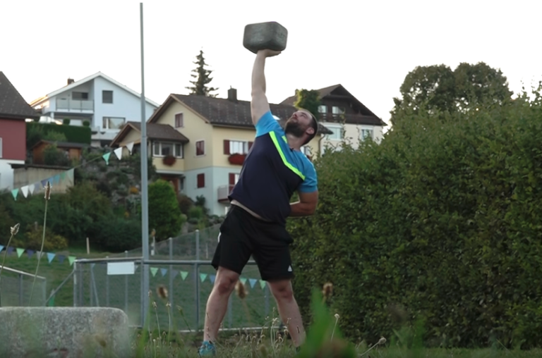 22 Kilogramm – 105 Mal in die Luft gestemmt